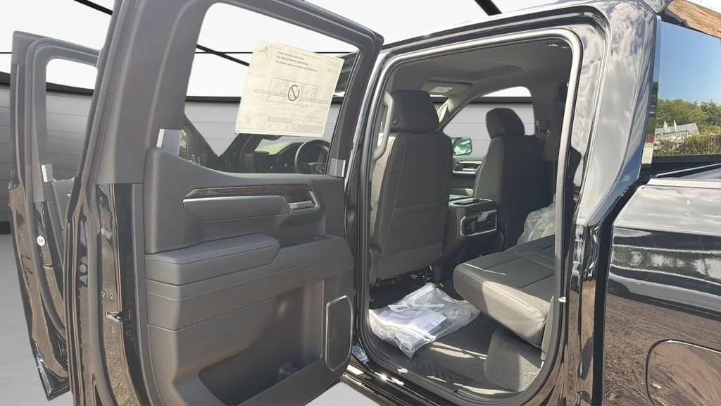New 2026 Onyx Black GMC Elevation image 13