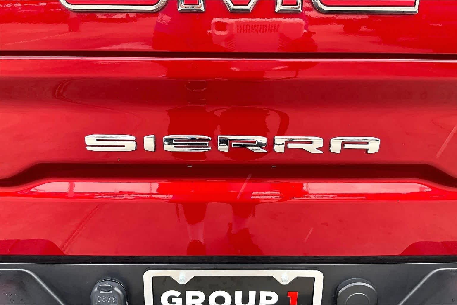 Used 2024 Volcanic Red Tintcoat GMC Elevation image 31
