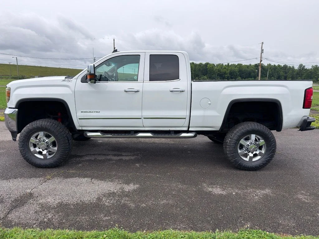 Used 2016 White GMC SLT image 15