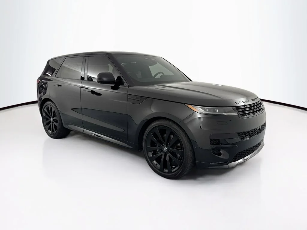 Used 2024 Black Land Rover Dynamic SE image 3