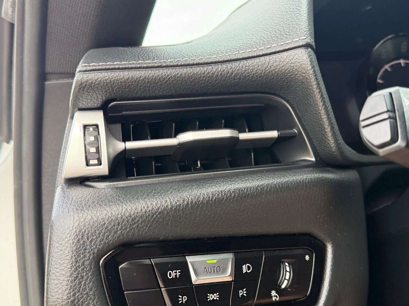 Used 2021  Toyota 3.0 Premium image 41