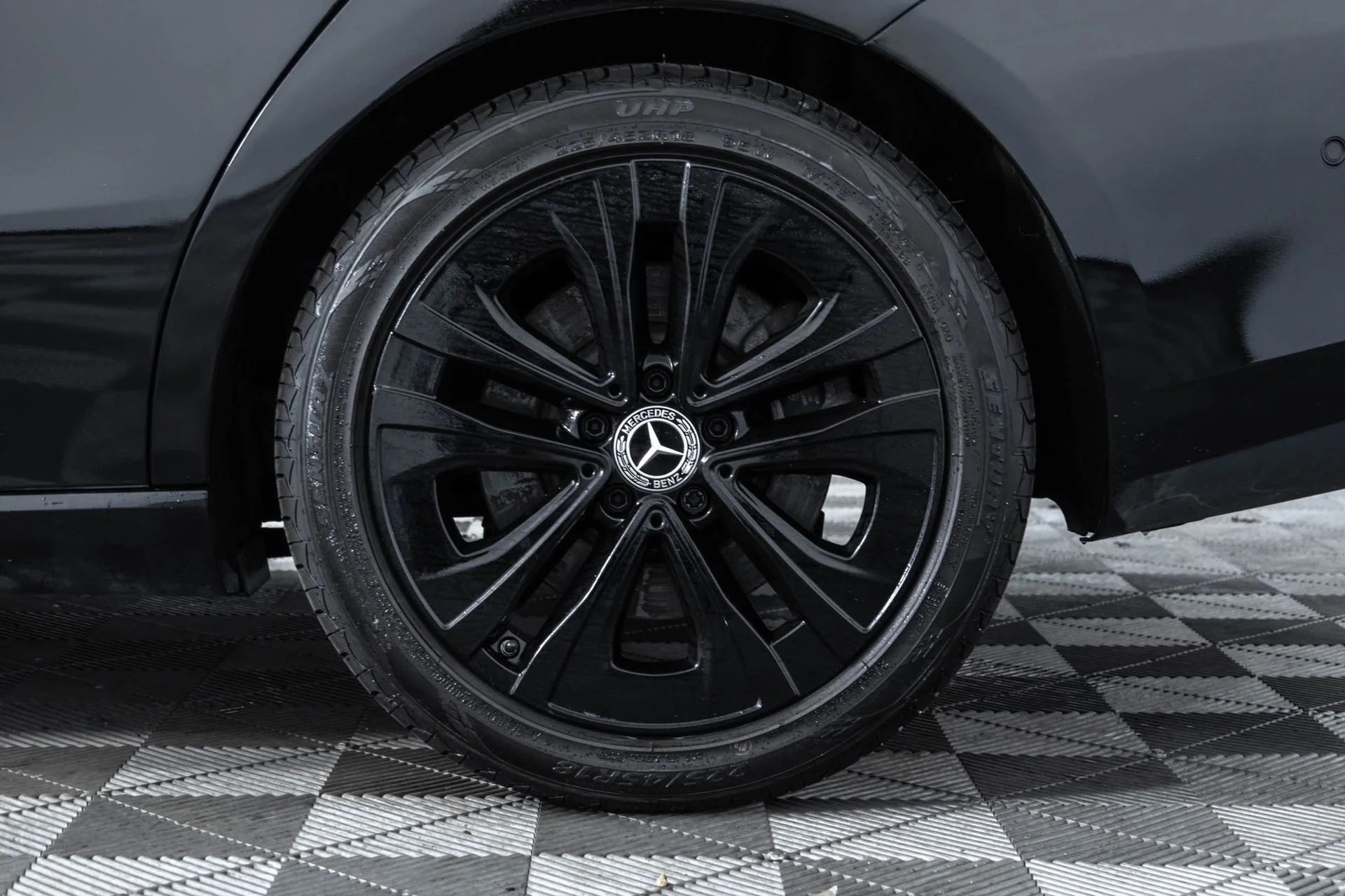 Used 2025 Black Mercedes-Benz 4MATIC® image 44