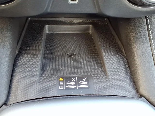 Used 2024 White Chevrolet LT image 28
