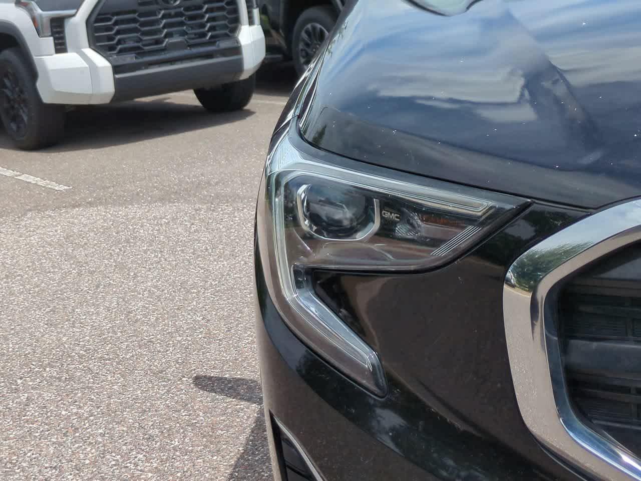 Used 2019 Ebony Twilight Metallic GMC SLE image 10