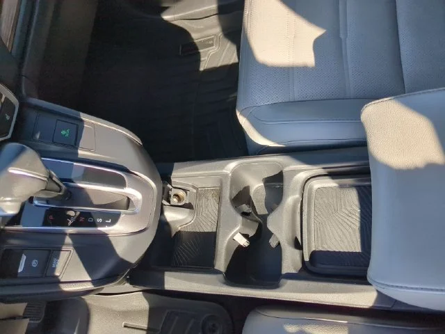 Used 2018 Modern Steel Metallic Honda Touring image 18