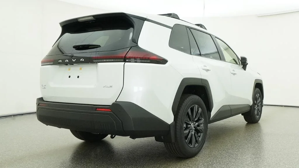 New 2026 Wind Chill Pearl Toyota XLE Premium image 17