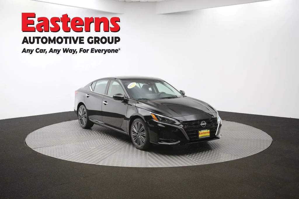 Used 2023 Black Nissan 2.5 SL image 50