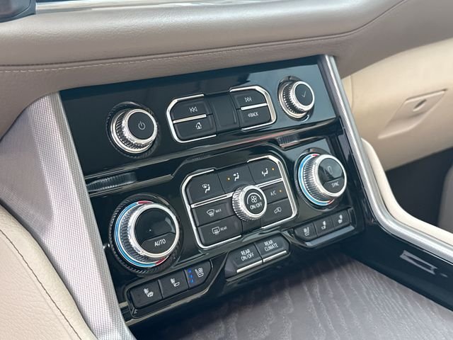 Used 2023 White GMC Denali image 19
