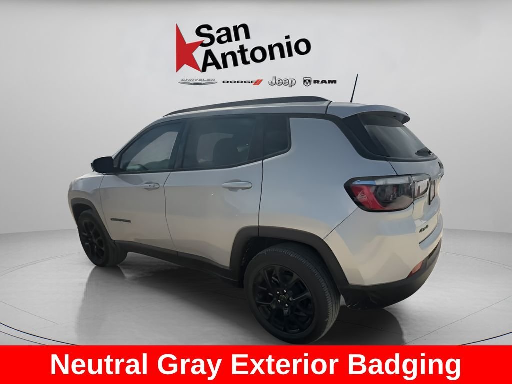 New 2026 Silver Zynith Metallic Clear-Coat Exterior Paint Jeep Latitude image 10