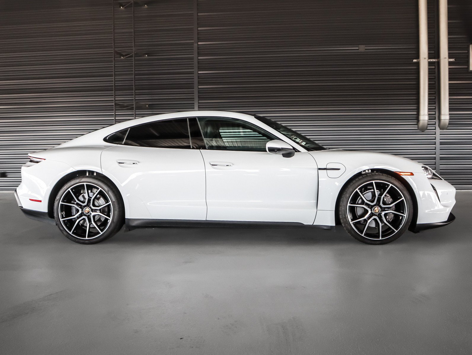 Certified Used 2023 Carrara White Metallic Porsche  image 11