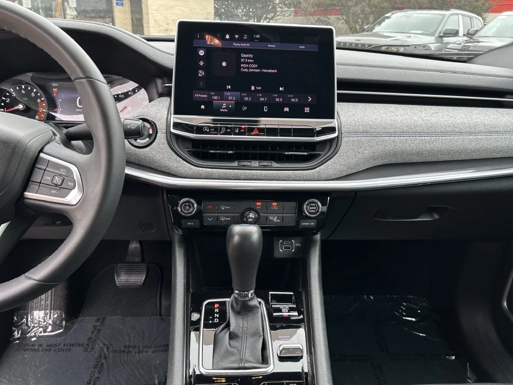 Used 2024 Black Jeep Latitude image 18