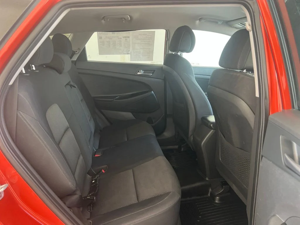 Used 2017 Sunset Hyundai SE image 27