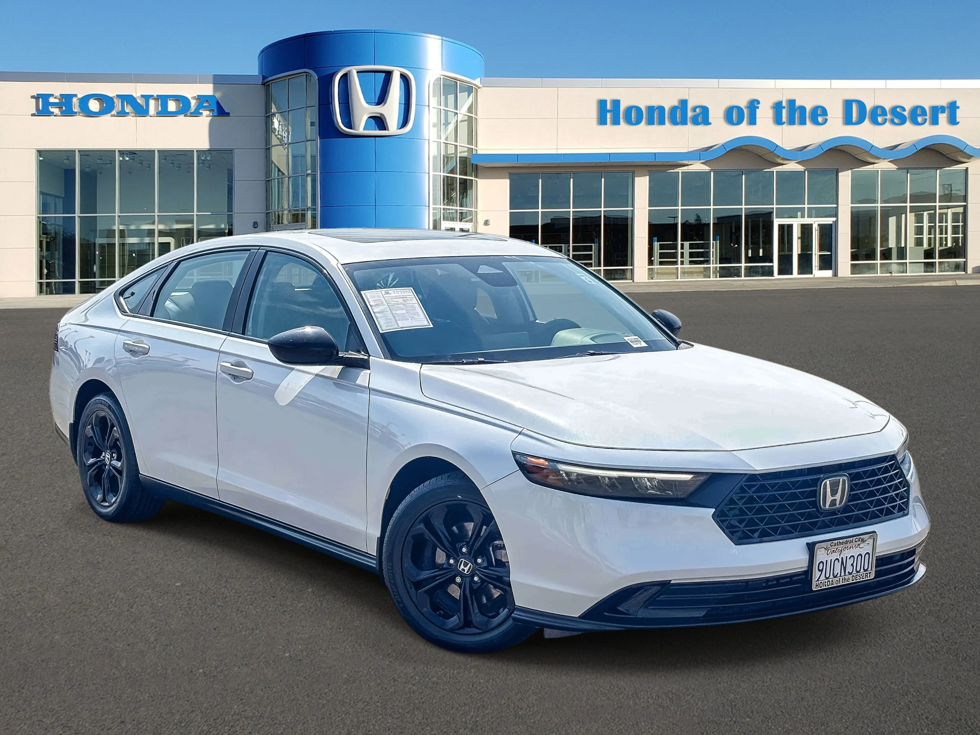 Certified Used 2025 Platinum White Pearl Honda SE image 1