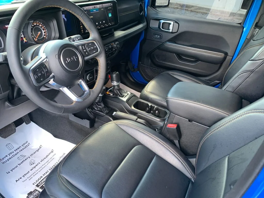 Used 2024 Blue Jeep Sahara image 11