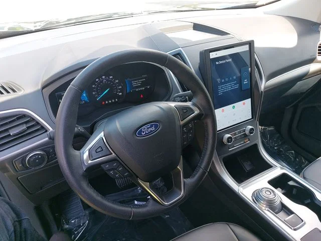 Used 2022 Black Ford SEL image 16