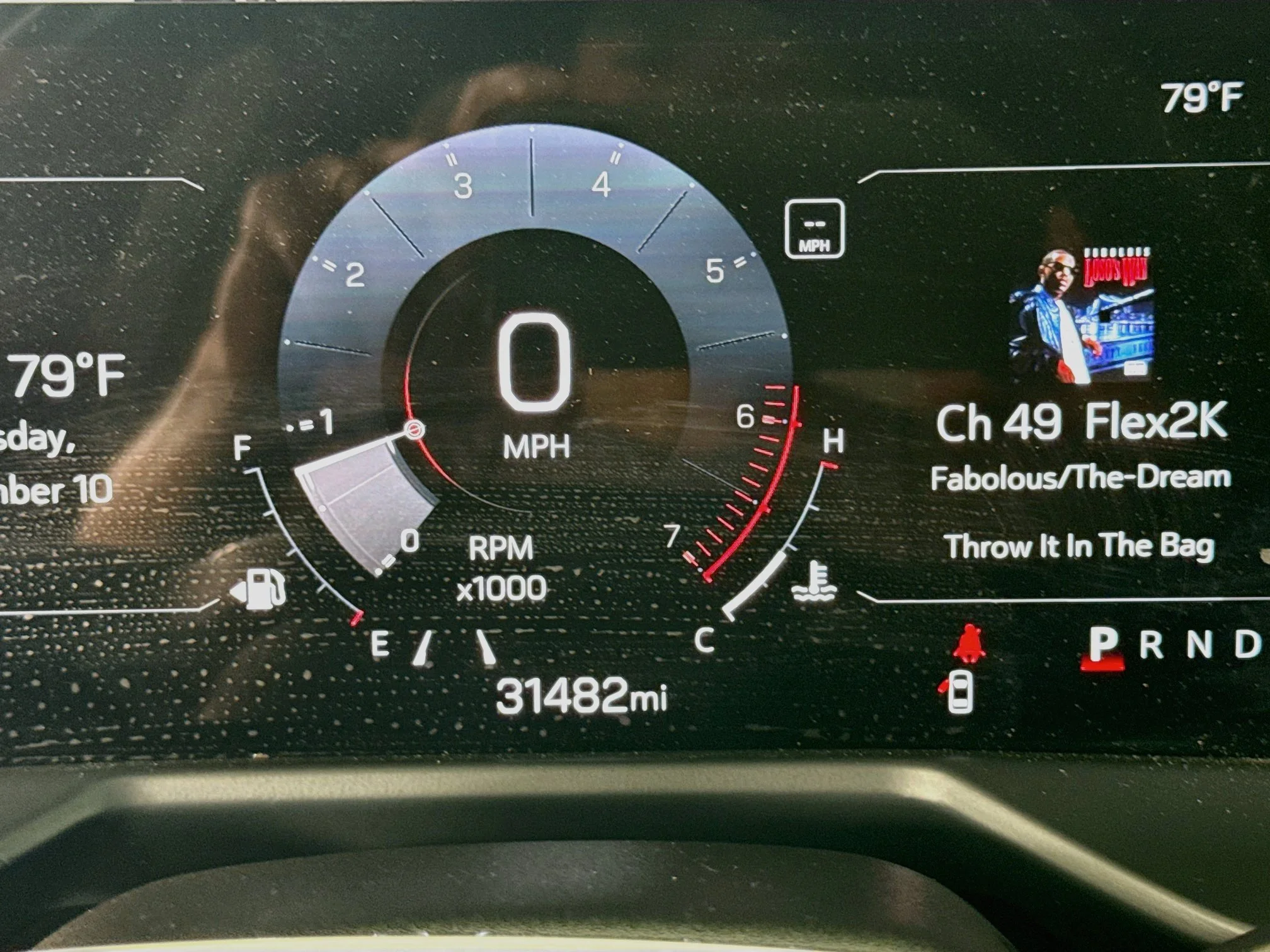 Used 2024 Summit White GMC Elevation image 14