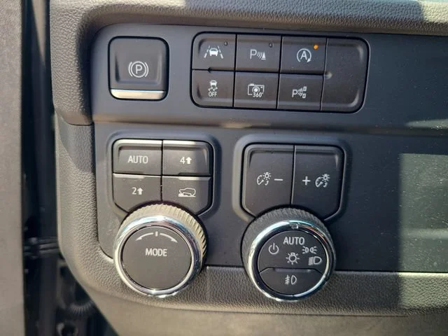 Used 2025 Black Chevrolet High Country image 27