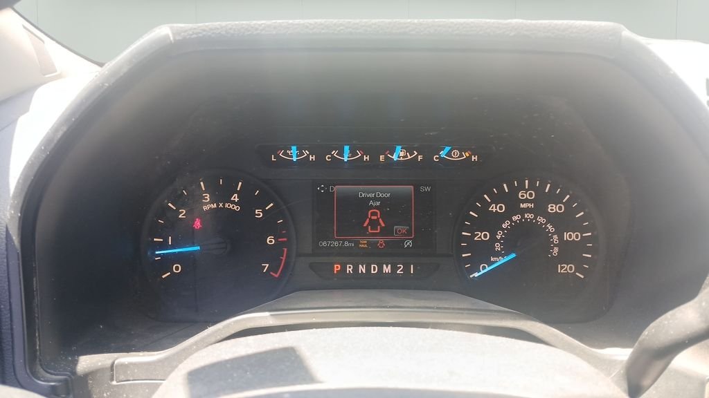 Used 2015 Blue Ford XL image 10