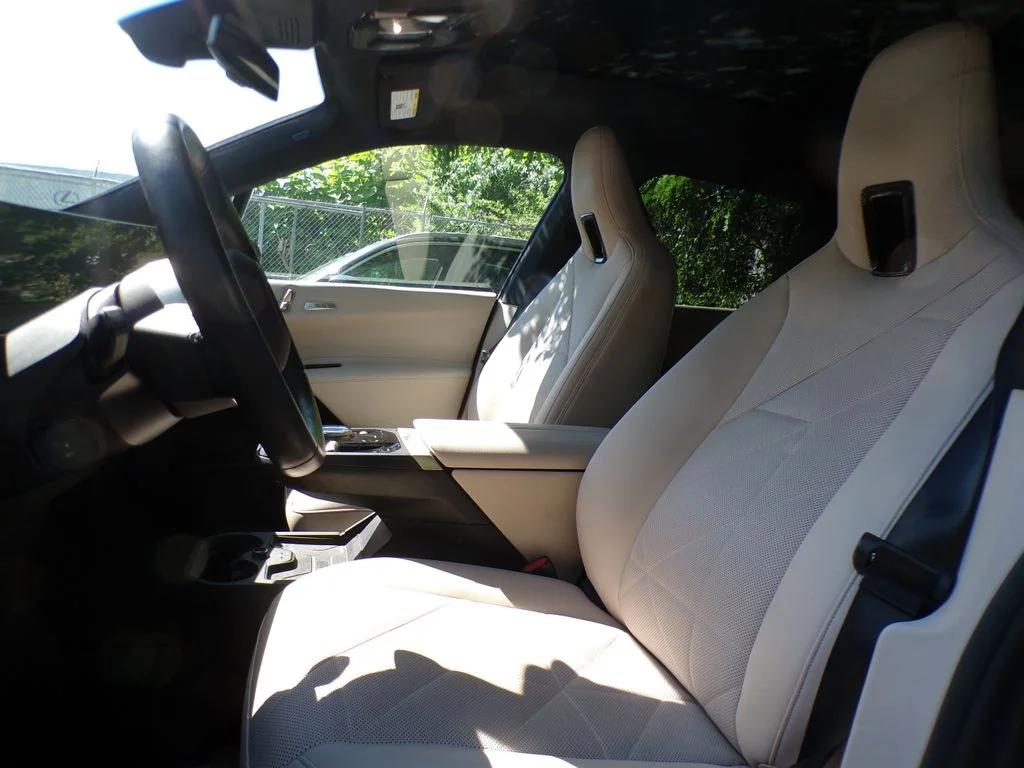 Certified Used 2024 Black BMW xDrive50 image 5