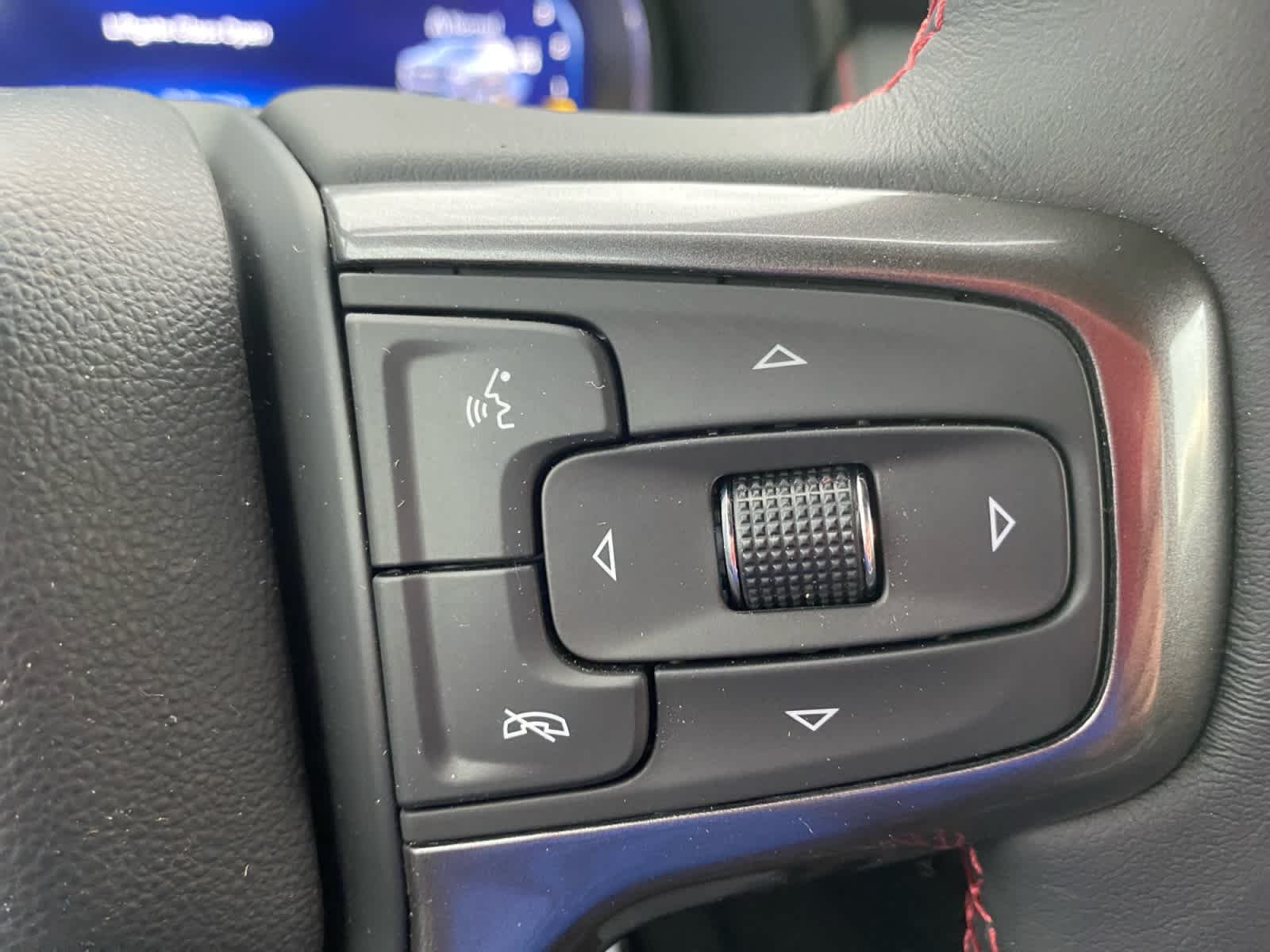 Used 2022 Summit White Chevrolet RST image 28