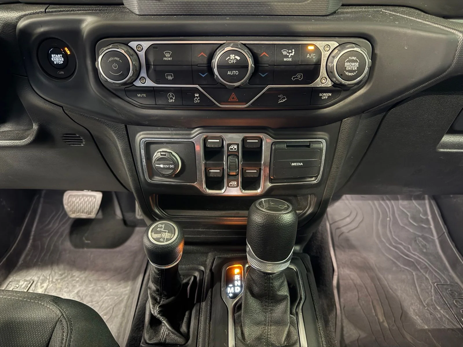 Used 2020 White Jeep Unlimited Sport image 15