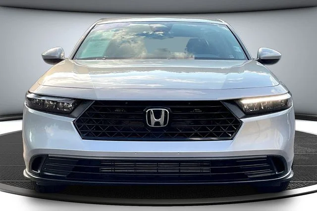 Used 2025 Silver Honda LX image 2