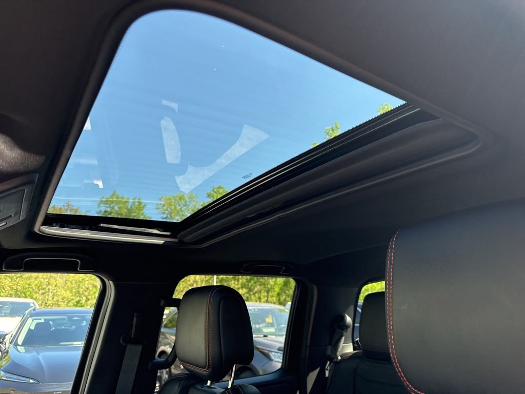 Used 2025 Gray Nissan PRO-4X image 23