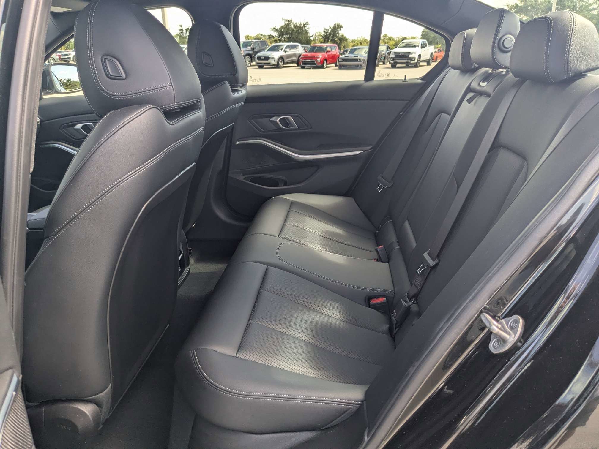 2025 BMW 3 Series 330i - Photo 14