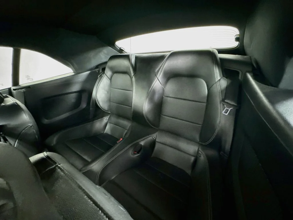 Used 2018 Black Ford GT Premium image 29