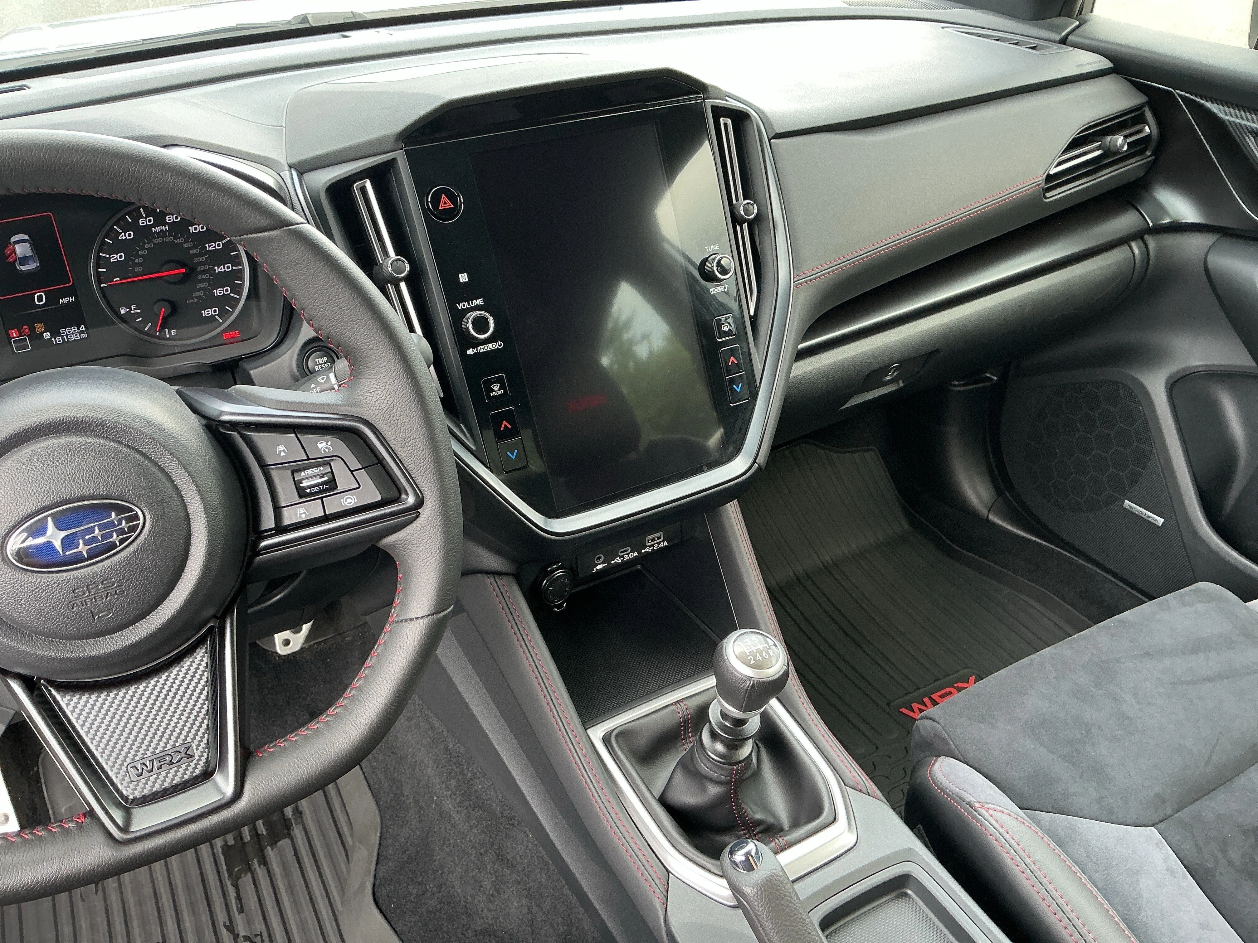 Used 2024 Ice Silver Metallic Subaru Limited image 21
