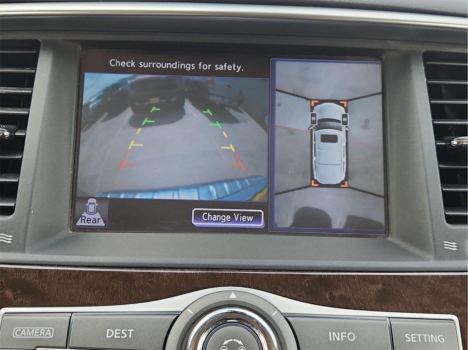 2015 INFINITI QX80 photo 14 of 34