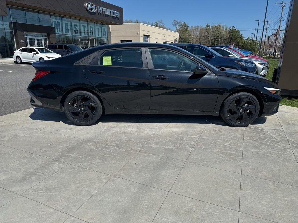 New 2026 Black Hyundai SEL Sport image 8
