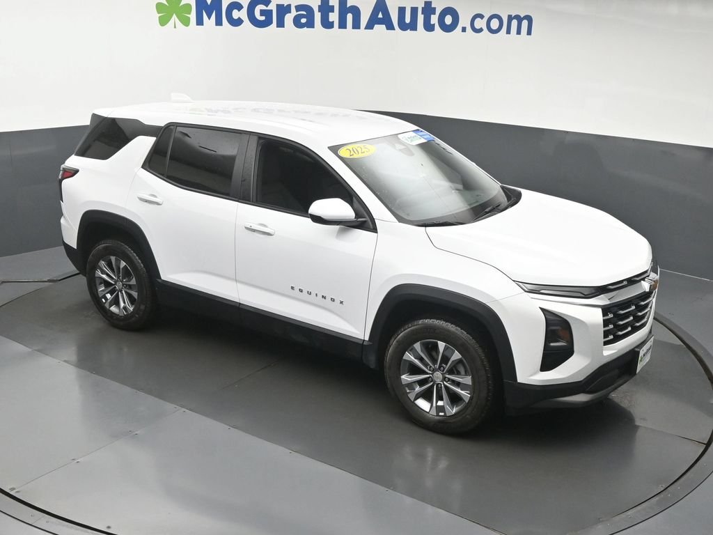 Used 2025 White Chevrolet LT image 3