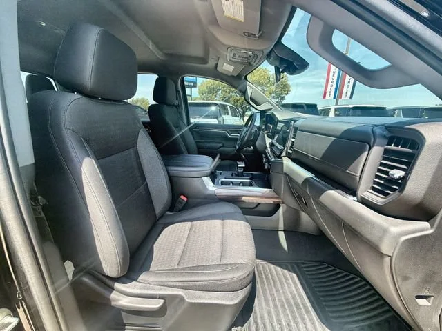2023 Chevrolet Silverado 1500 LT - Photo 27