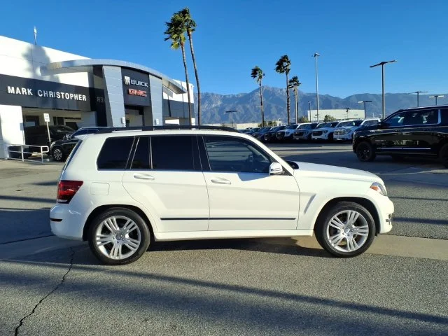 Used 2015 White Mercedes-Benz 4MATIC® image 3