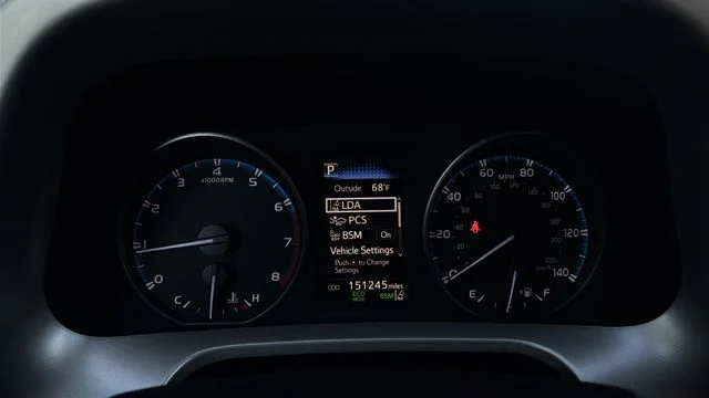 Used 2018 Gray Toyota XLE image 15