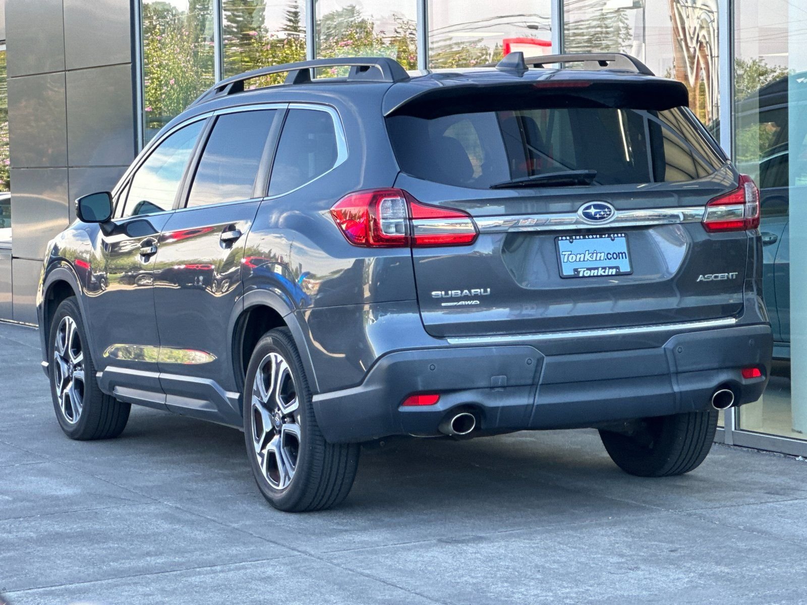 Used 2020 Magnetite Gray Metallic Subaru Premium image 5