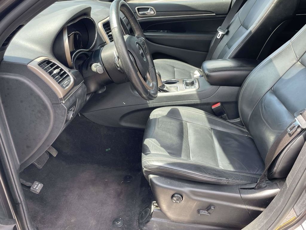 Used 2017 Gray Jeep Limited image 15
