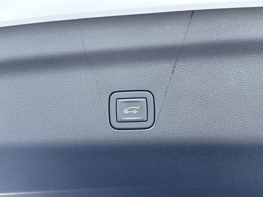 2026 Chevrolet Tahoe Premier - Photo 10