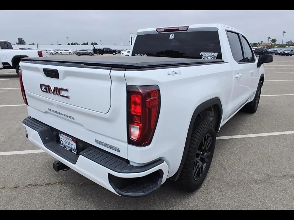 Used 2025 Summit White GMC Elevation image 8