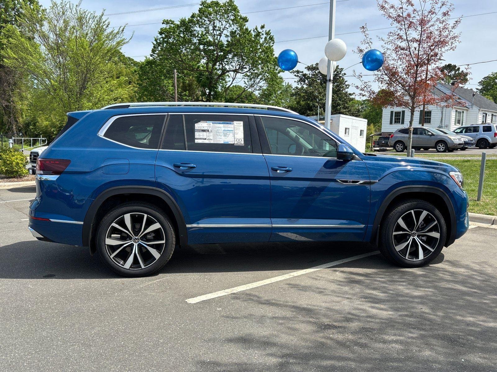 2025 Volkswagen Atlas SEL Premium R-Line - Photo 6