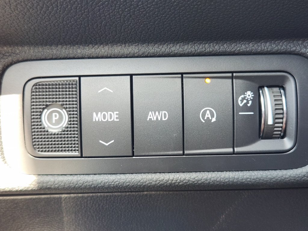 Used 2027 Beige Chevrolet Z71 image 18