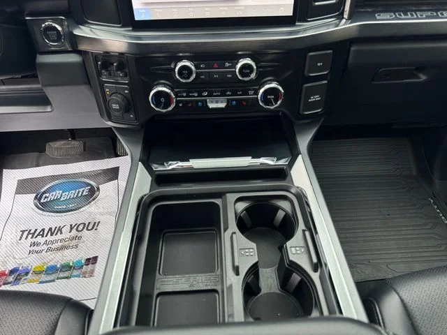 Used 2025  Ford Lariat image 12