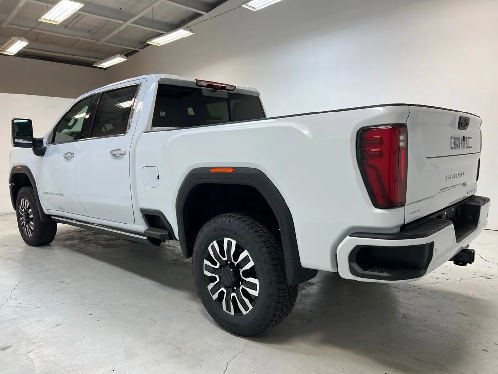 New 2026 Glacier White Tricoat GMC Denali Ultimate image 10