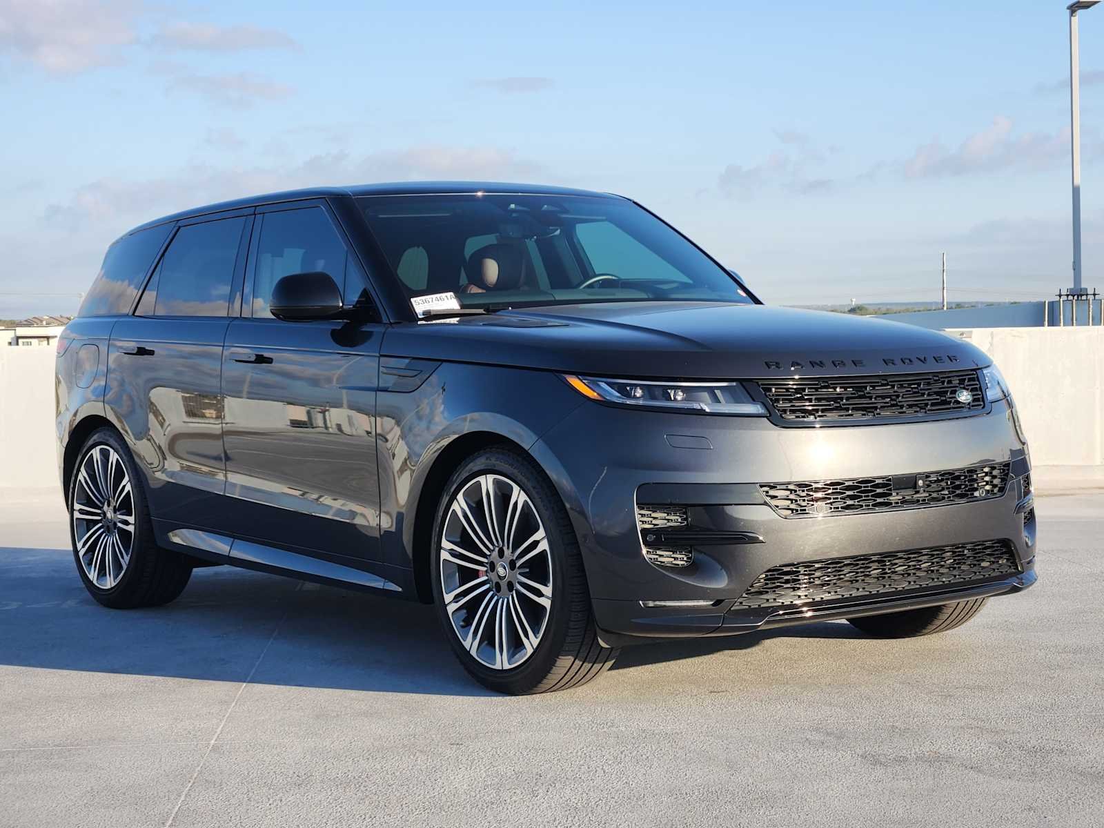 2024 Land Rover Range Rover Sport SE photo 3