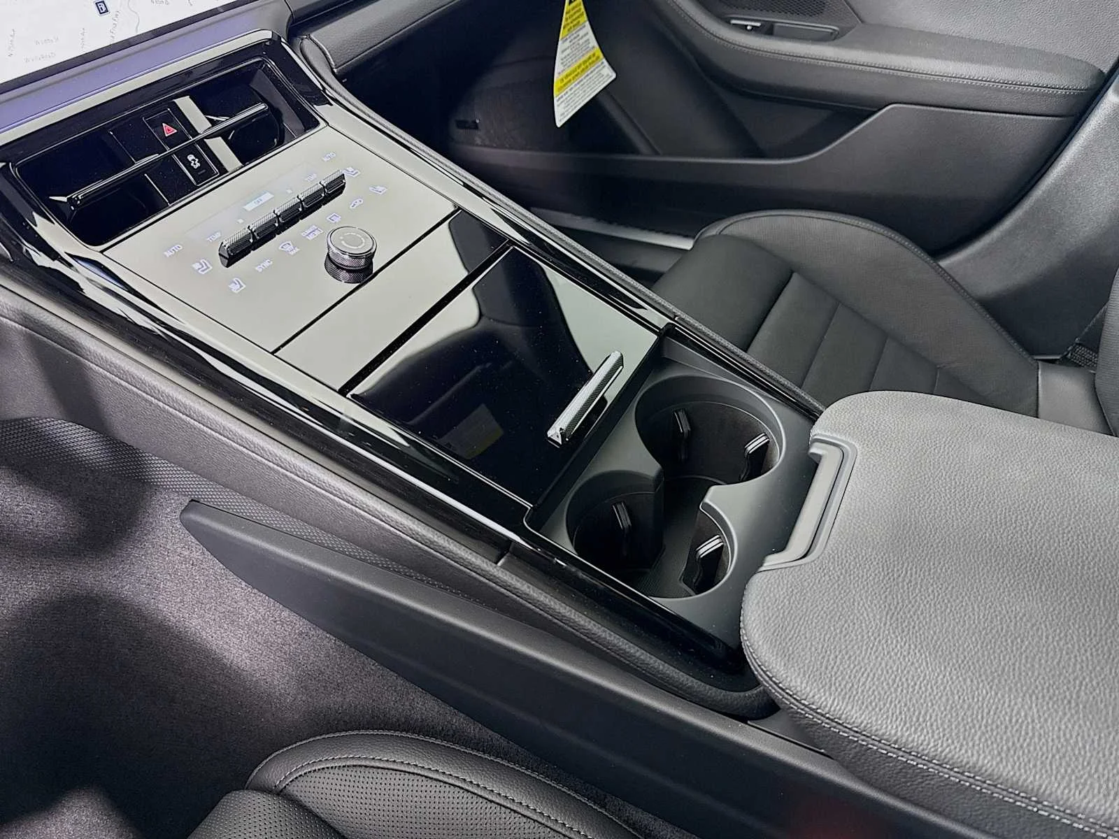 2026 Porsche Panamera 4 E-Hybrid - Photo 21