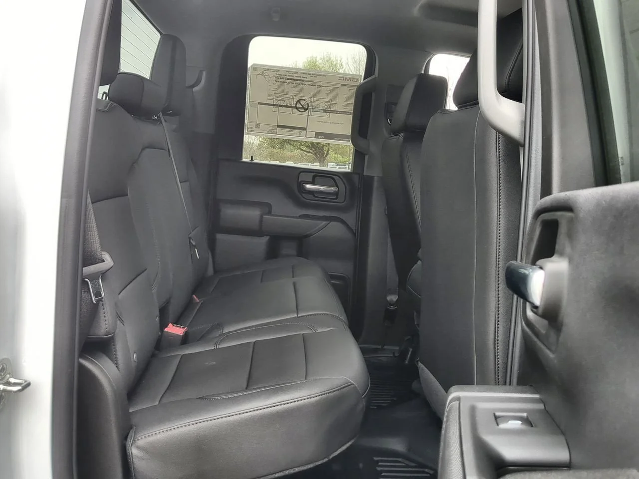 New 2025 Summit White GMC Pro image 25