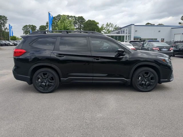 Used 2025 Black Subaru Onyx Edition Touring image 2
