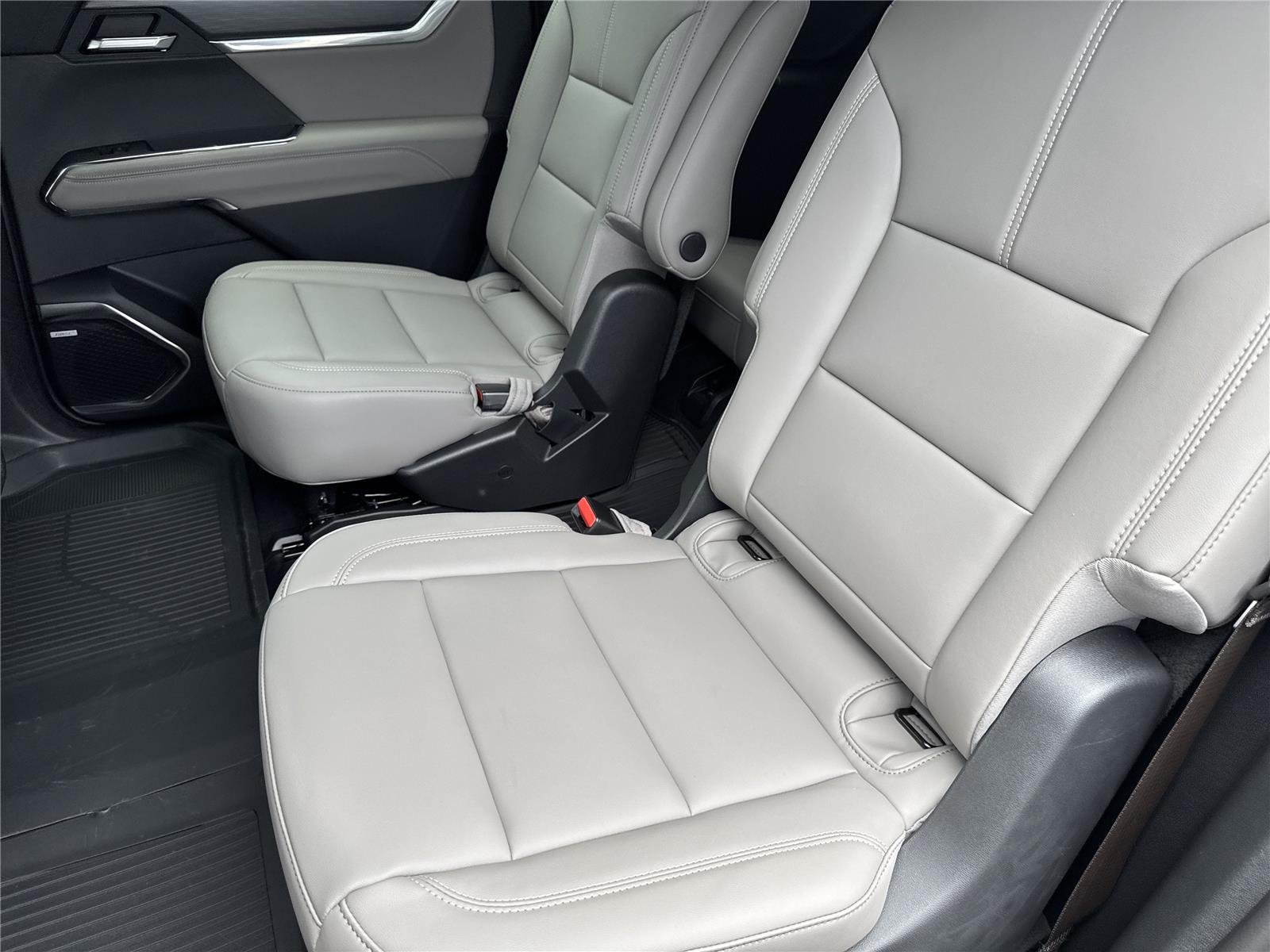 New 2026 Ebony Twilight Metallic GMC Elevation image 30