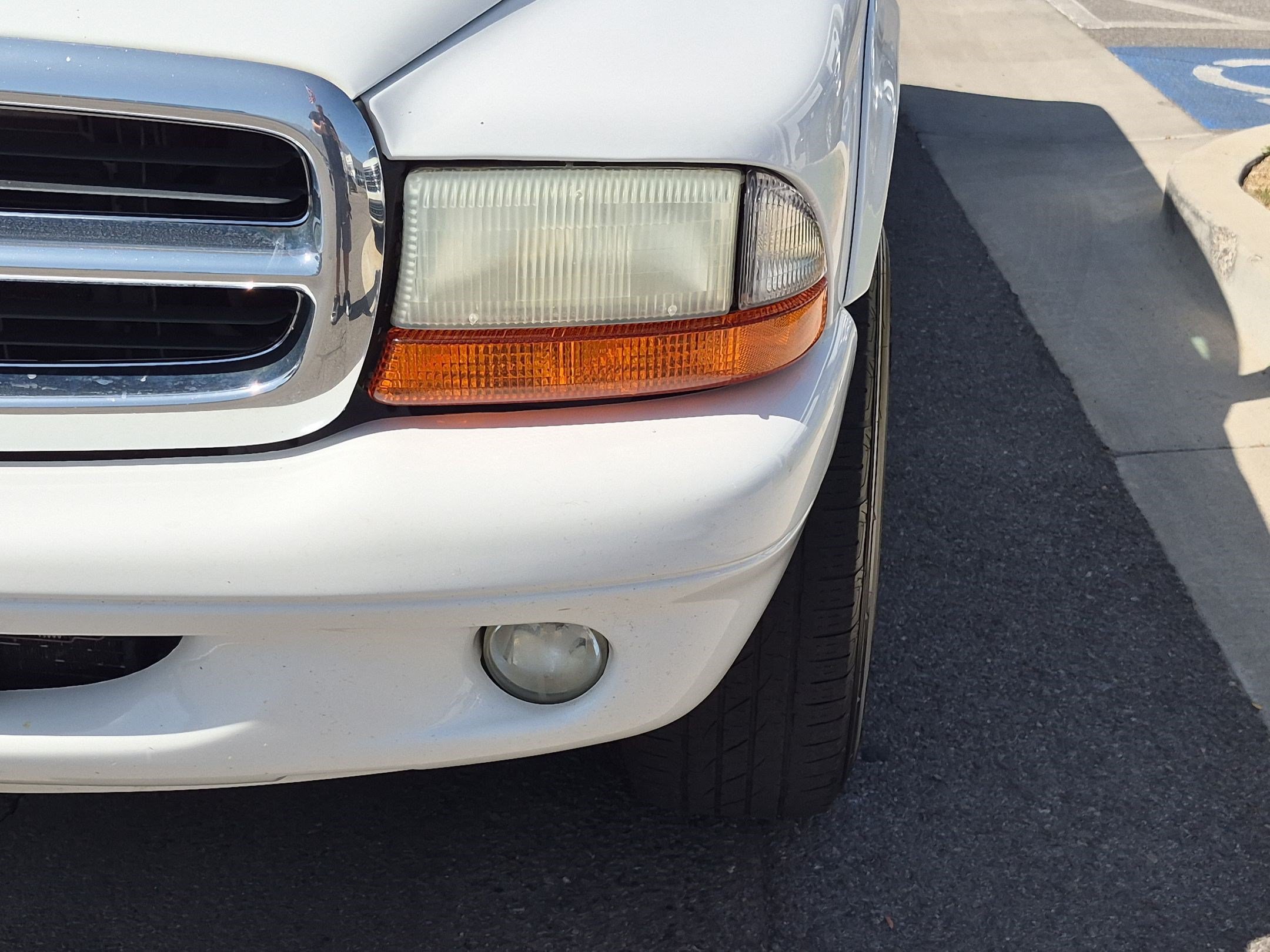 Used 2002 Bright White Clearcoat Dodge SLT image 9